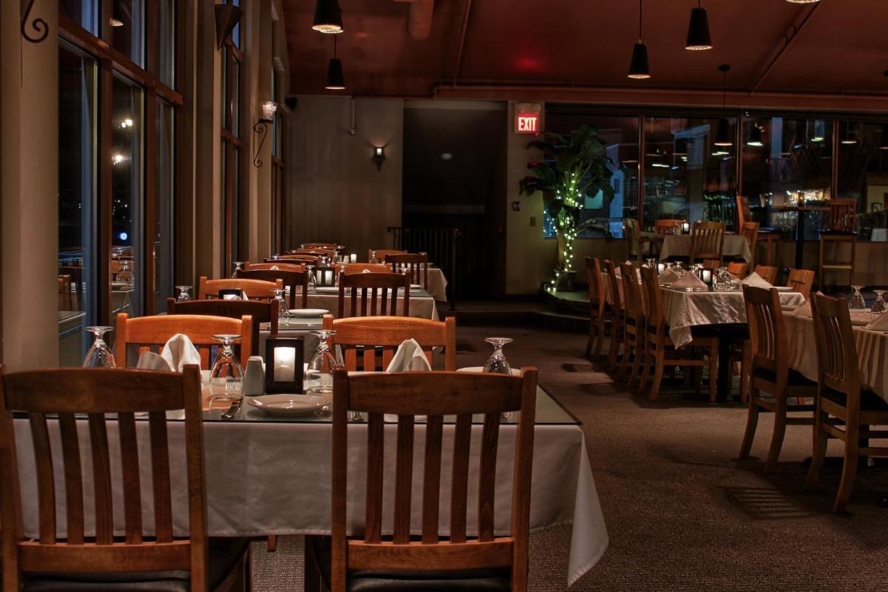 Holiday Inn Hotel & Suites Osoyoos By Ihg Eksteriør billede