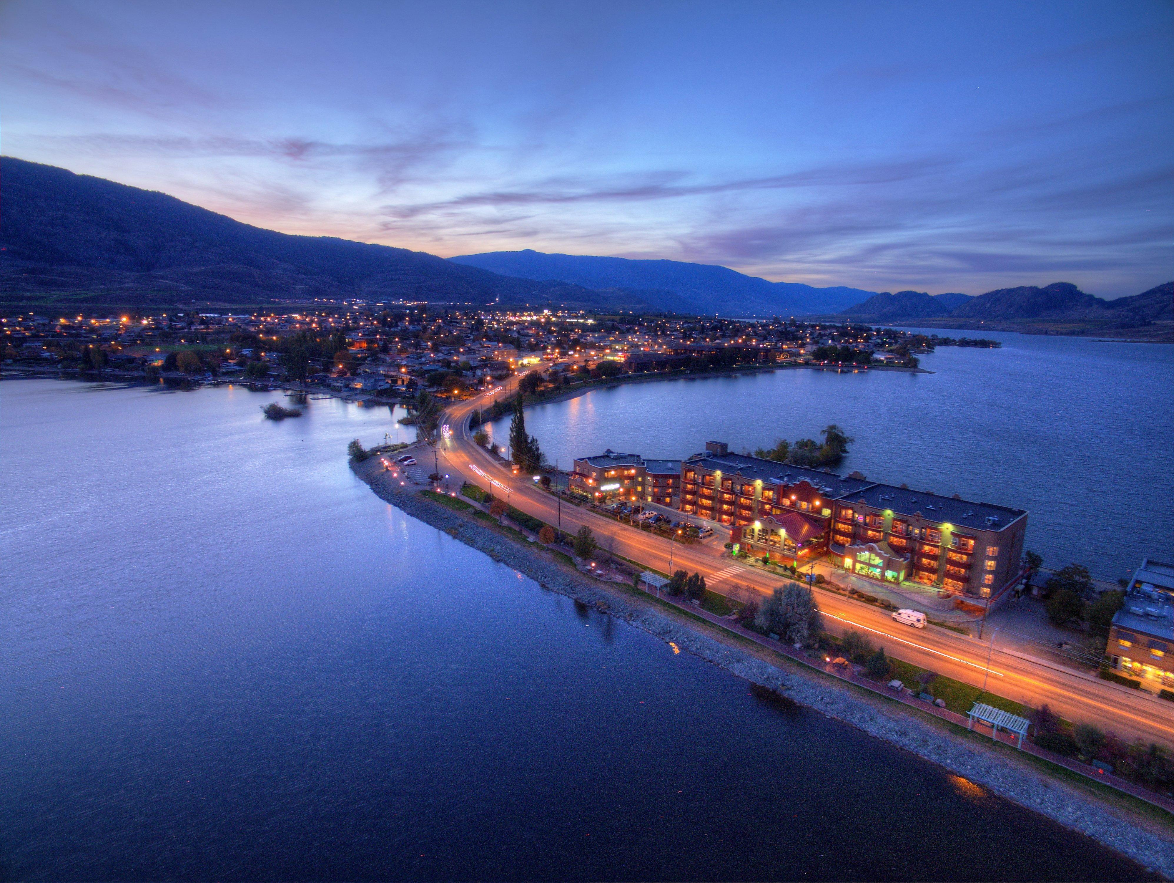 Holiday Inn Hotel & Suites Osoyoos By Ihg Eksteriør billede